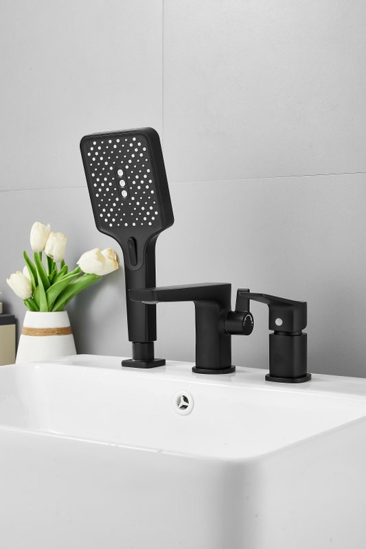 Смеситель на борт ванны BELZ B715 B66715-7 черный