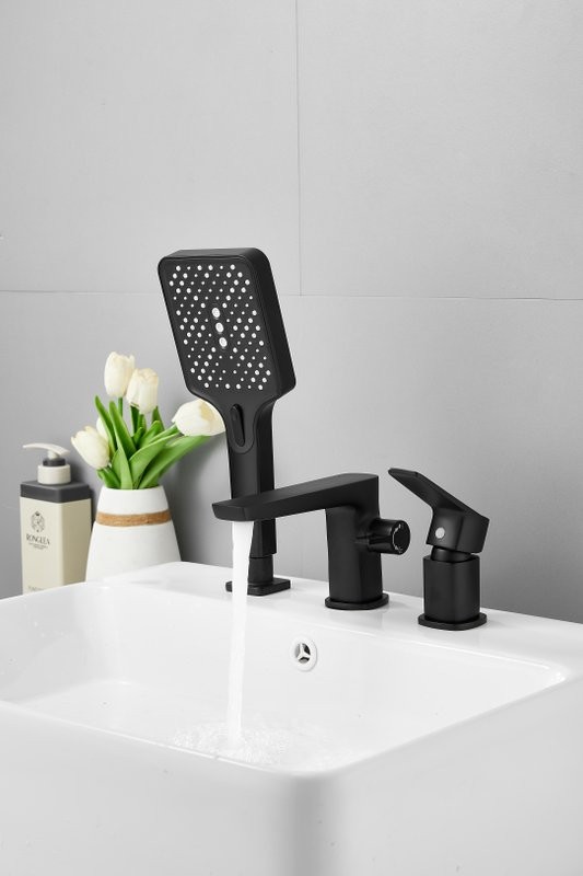 Смеситель на борт ванны BELZ B715 B66715-7 черный