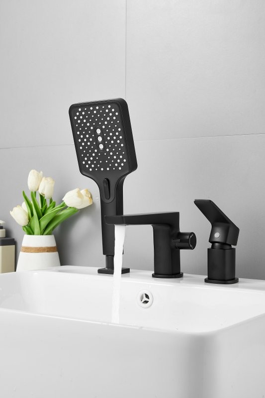 Смеситель на борт ванны BELZ B715 B66715-7 черный