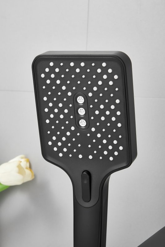 Смеситель на борт ванны BELZ B715 B66715-7 черный