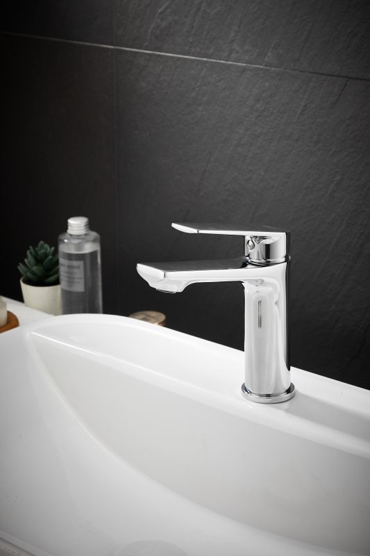 Смеситель для раковины BELZ B10533 хром