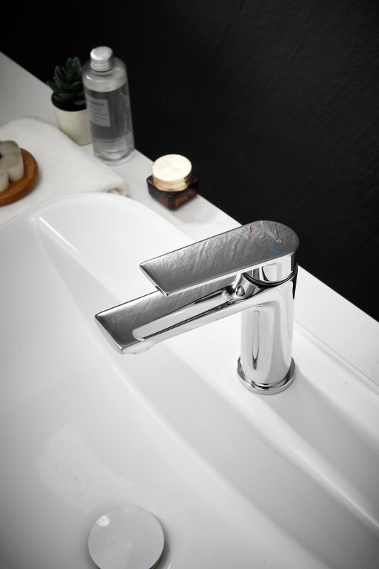 Смеситель для раковины BELZ B10533 хром