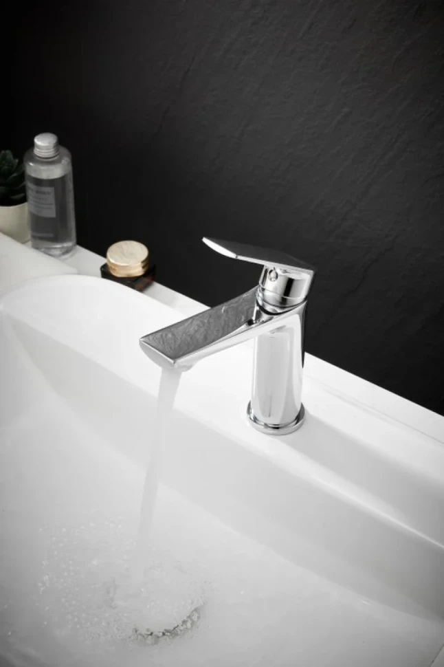 Смеситель для раковины BELZ B10533 хром