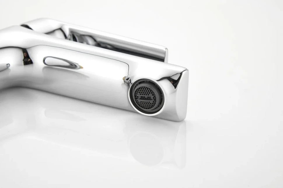 Смеситель для раковины BELZ B10533 хром