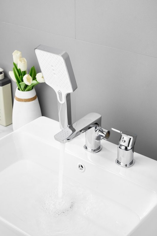 Смеситель на борт ванны BELZ B715 B66715 хром