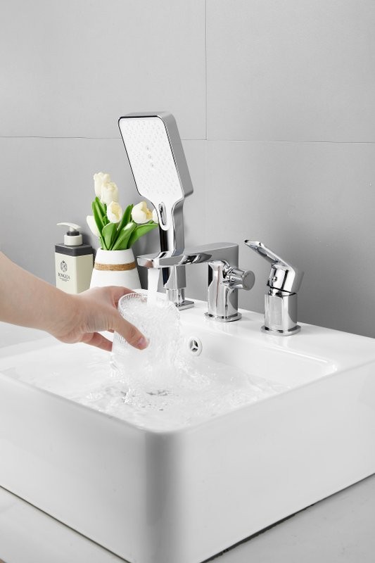 Смеситель на борт ванны BELZ B715 B66715 хром