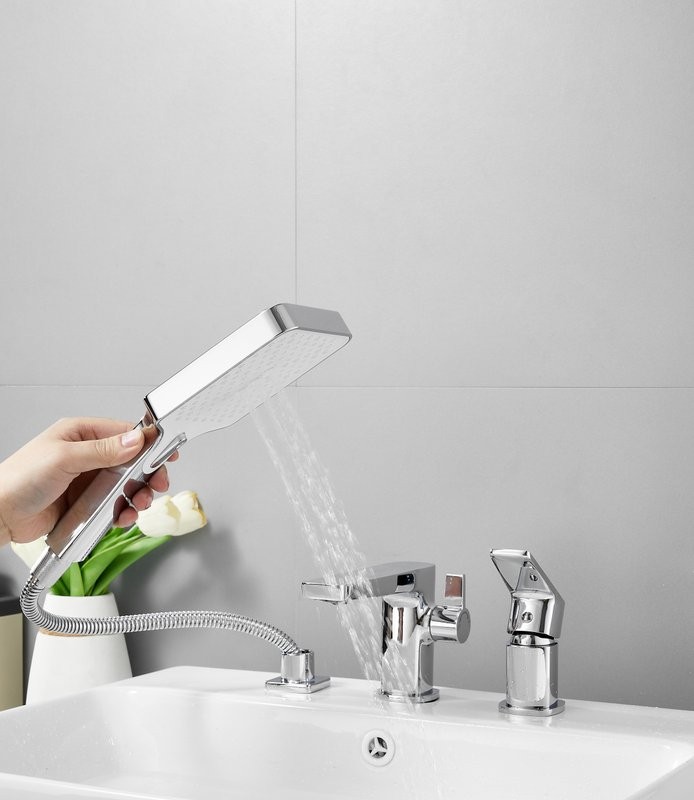 Смеситель на борт ванны BELZ B715 B66715 хром