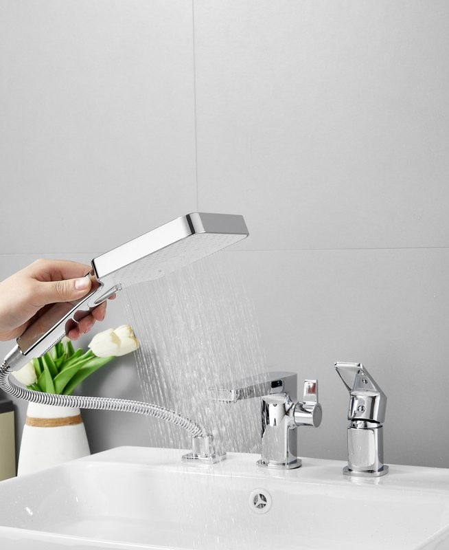 Смеситель на борт ванны BELZ B715 B66715 хром