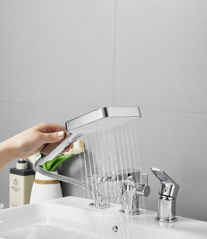 Смеситель на борт ванны BELZ B715 B66715 хром