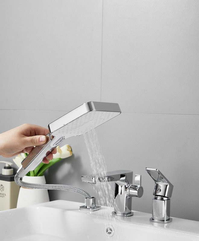 Смеситель на борт ванны BELZ B715 B66715 хром