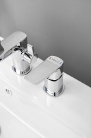 Смеситель на борт ванны BELZ B715 B66715 хром