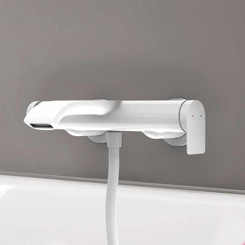 Смеситель для ванны с душем Hansgrohe Vivenis 75420700 матовый белый