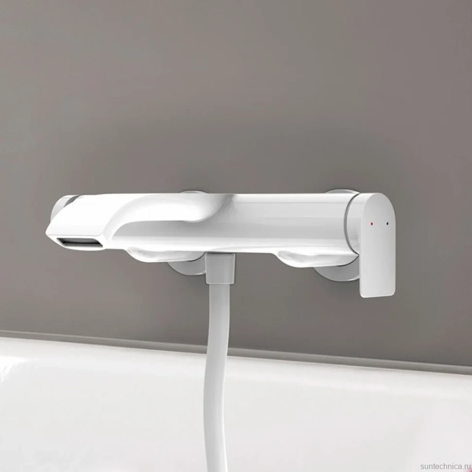 Смеситель для ванны с душем Hansgrohe Vivenis 75420700 матовый белый