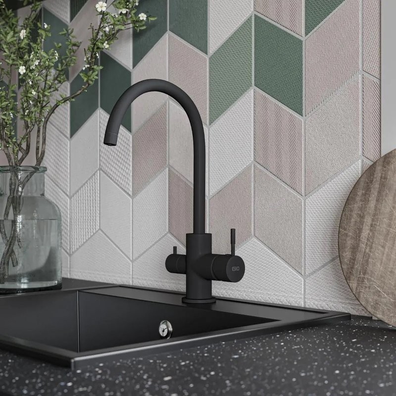 Смеситель для кухни ESKO K22 B черный