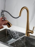 Смеситель для кухни с выдвижным изливом Shevanik S363G, золотой сатин Смеситель для кухни с выдвижным изливом Shevanik S363G, золотой сатин