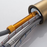 Смеситель для кухни с выдвижным изливом Shevanik S363G, золотой сатин Смеситель для кухни с выдвижным изливом Shevanik S363G, золотой сатин