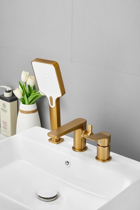 Смеситель на борт ванны BELZ B715 B66715-5 золото