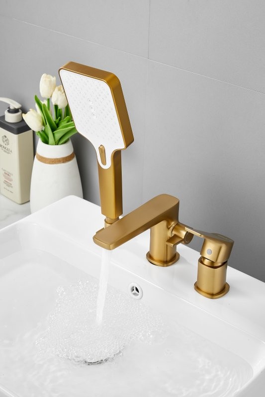 Смеситель на борт ванны BELZ B715 B66715-5 золото