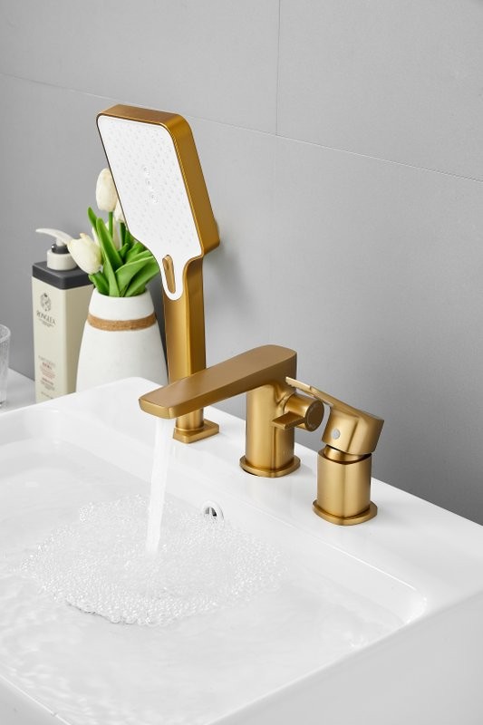 Смеситель на борт ванны BELZ B715 B66715-5 золото