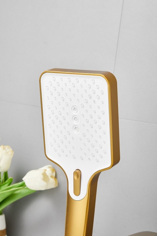 Смеситель на борт ванны BELZ B715 B66715-5 золото