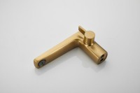 Смеситель на борт ванны BELZ B715 B66715-5 золото Смеситель на борт ванны BELZ B715 B66715-5 золото