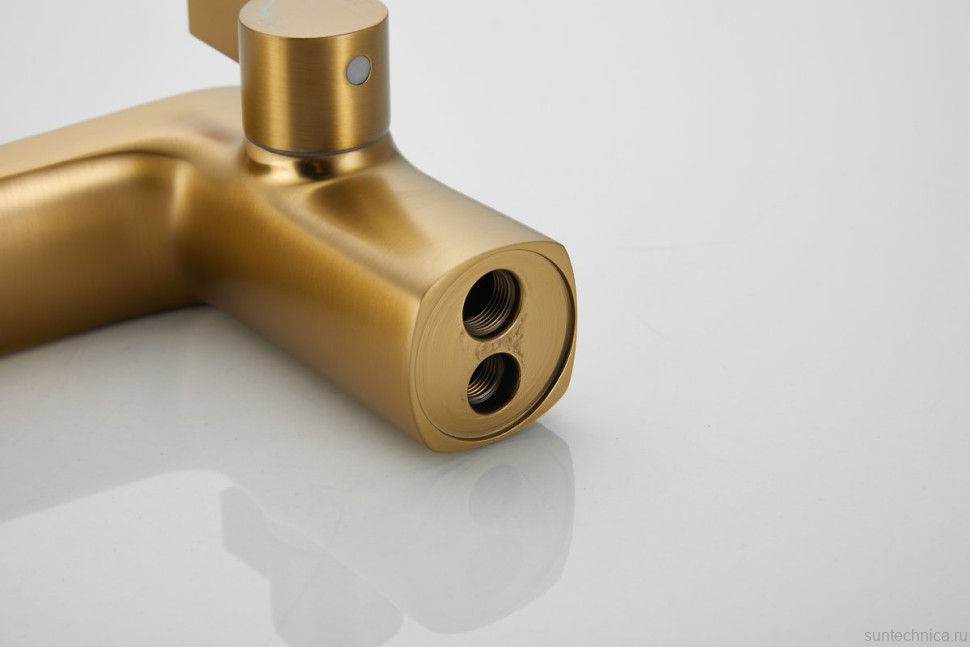 Смеситель на борт ванны BELZ B715 B66715-5 золото