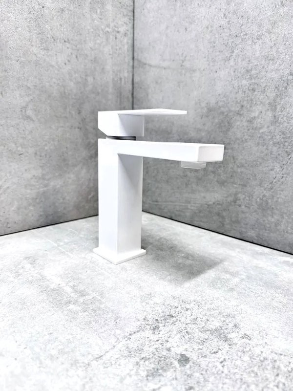 Смеситель для раковины BELZ B10817-8 белый