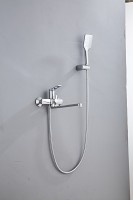 Смеситель с длинным изливом для ванны Haiba HB22572 Смеситель с длинным изливом для ванны Haiba HB22572