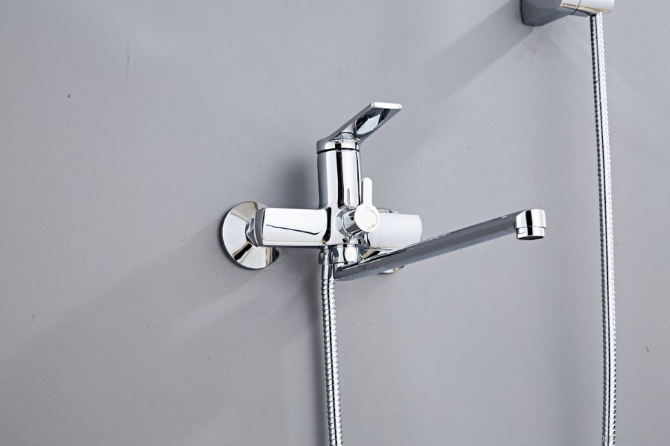 Смеситель с длинным изливом для ванны Haiba HB22572