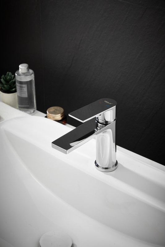 Смеситель для раковины BELZ B10678 хром