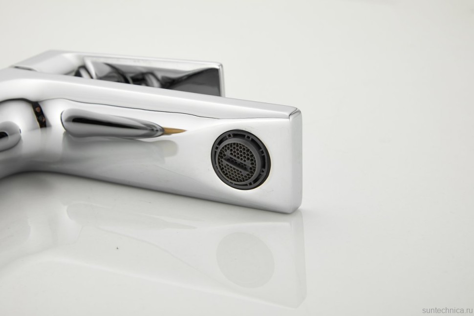 Смеситель для раковины BELZ B10678 хром