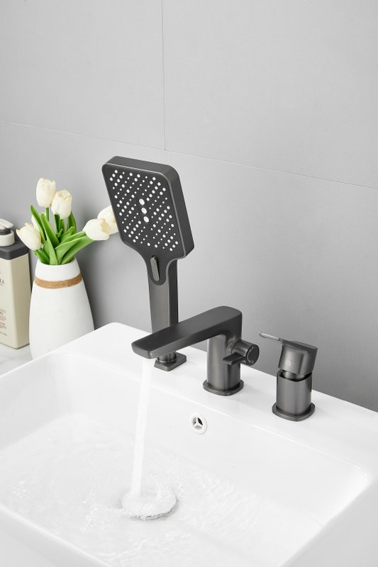 Смеситель на борт ванны BELZ B715 B66715-3 оружейная сталь