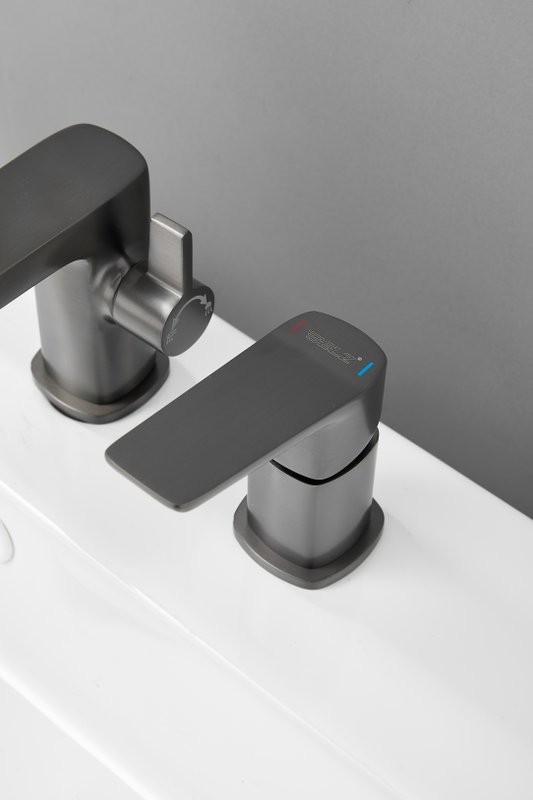 Смеситель на борт ванны BELZ B715 B66715-3 оружейная сталь