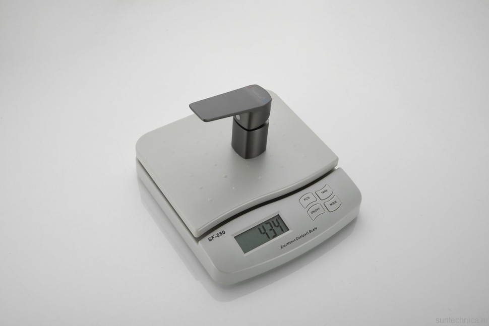 Смеситель на борт ванны BELZ B715 B66715-3 оружейная сталь