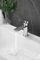 Смеситель для раковины BELZ B10612 хром Смеситель для раковины BELZ B10612 хром