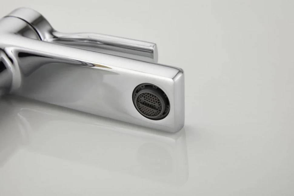 Смеситель для раковины BELZ B10612 хром