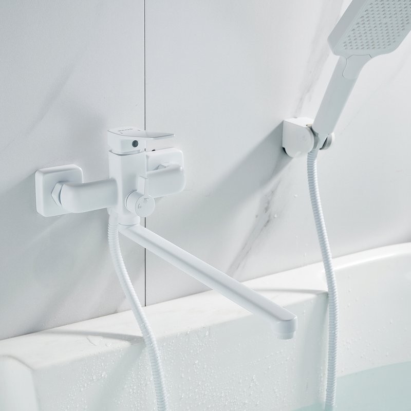 Смеситель с длинным изливом для ванны Shevanik S9922C белый