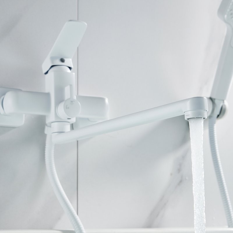 Смеситель с длинным изливом для ванны Shevanik S9922C белый