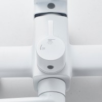 Смеситель с длинным изливом для ванны Shevanik S9922C белый Смеситель с длинным изливом для ванны Shevanik S9922C белый