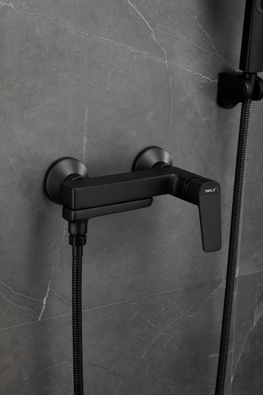 Смеситель для ванны с душем BELZ B715 B60715-7 черный