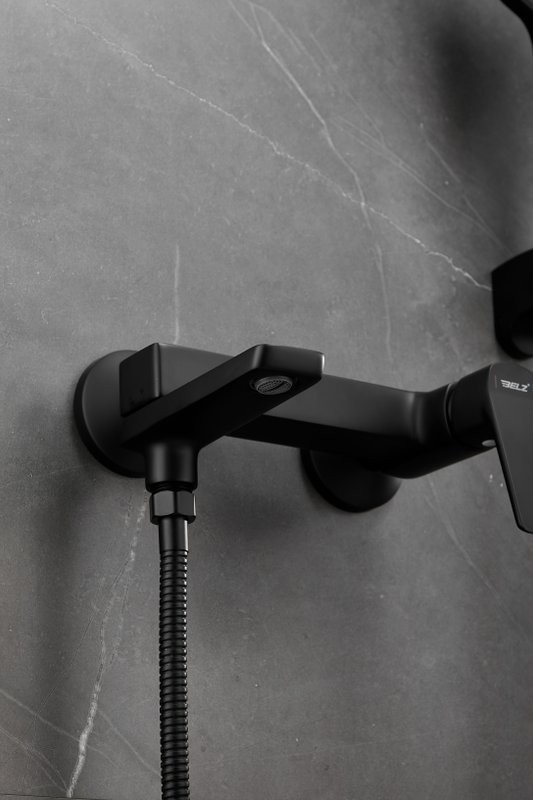 Смеситель для ванны с душем BELZ B715 B60715-7 черный