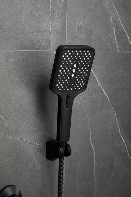 Смеситель для ванны с душем BELZ B715 B60715-7 черный