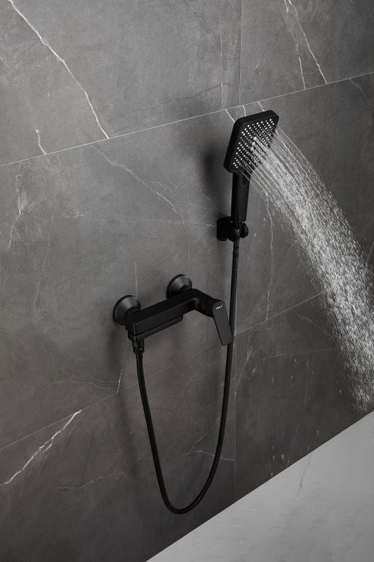 Смеситель для ванны с душем BELZ B715 B60715-7 черный