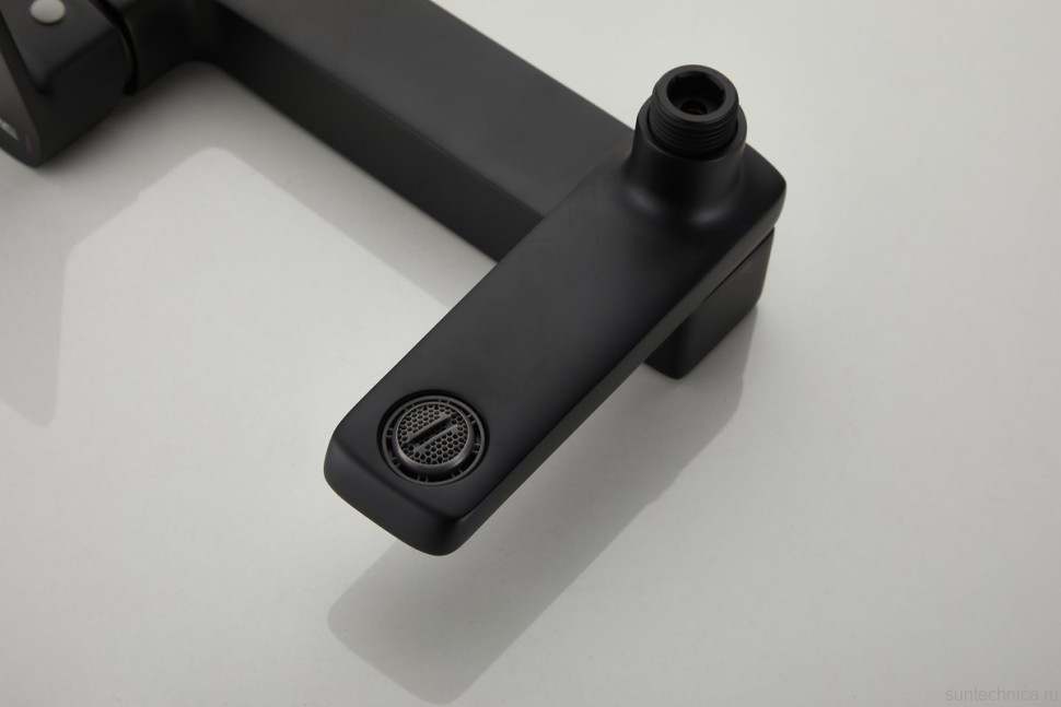 Смеситель для ванны с душем BELZ B715 B60715-7 черный