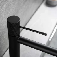 Смеситель для раковины Vincea Desire VBF-1D1MB черный матовый Смеситель для раковины Vincea Desire VBF-1D1MB черный матовый