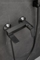 Смеситель для ванны с душем BELZ B715 B60715-3 оружейная сталь Смеситель для ванны с душем BELZ B715 B60715-3 оружейная сталь