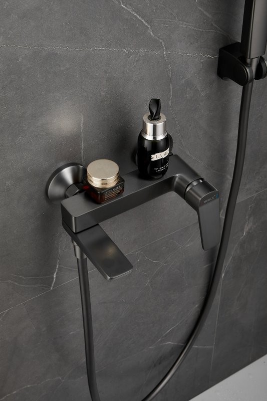 Смеситель для ванны с душем BELZ B715 B60715-3 оружейная сталь