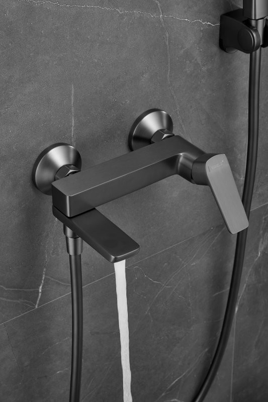 Смеситель для ванны с душем BELZ B715 B60715-3 оружейная сталь