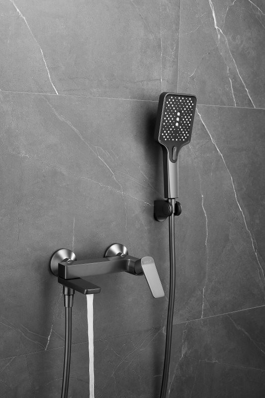 Смеситель для ванны с душем BELZ B715 B60715-3 оружейная сталь