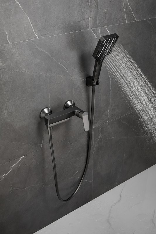 Смеситель для ванны с душем BELZ B715 B60715-3 оружейная сталь